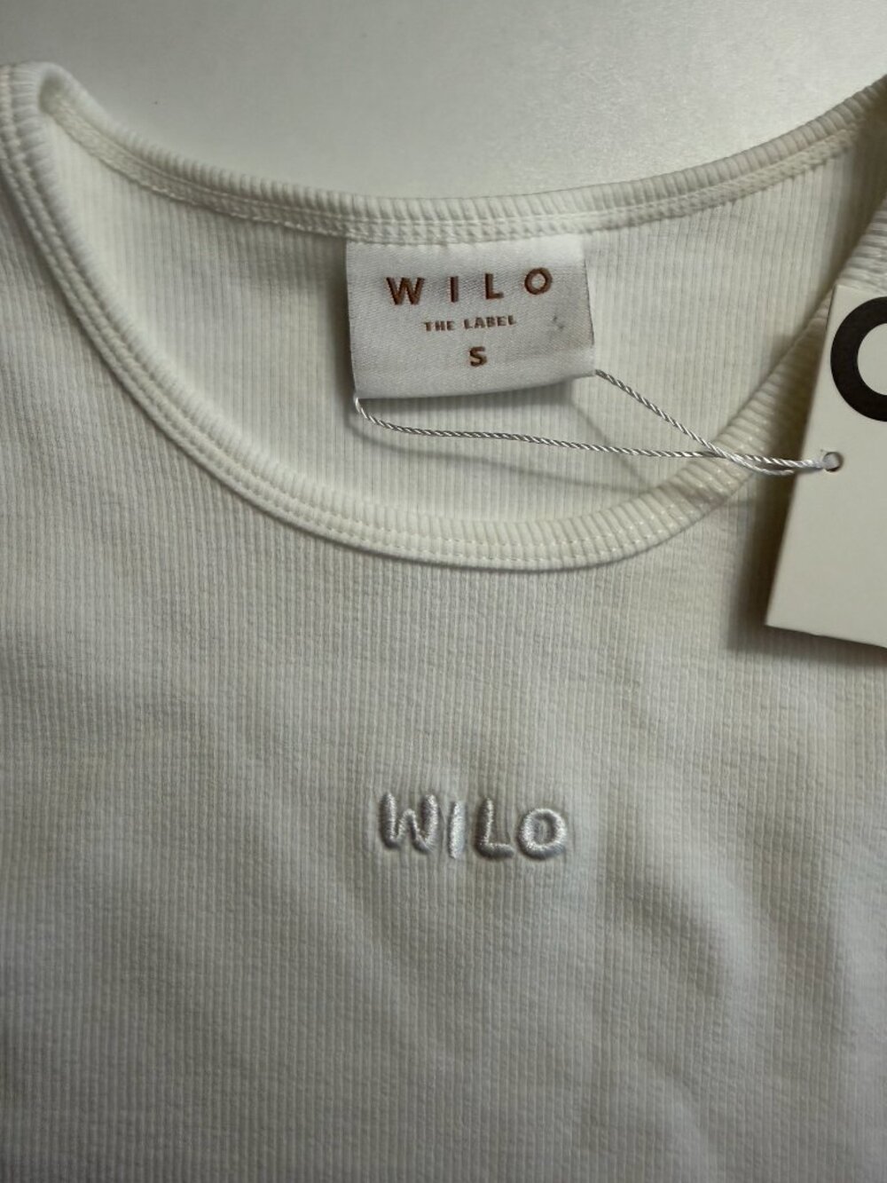 Wilo The Label Logo Rib Tank Chalk White Fitted Athleisure Small Top NWT - Picture 2 of 4